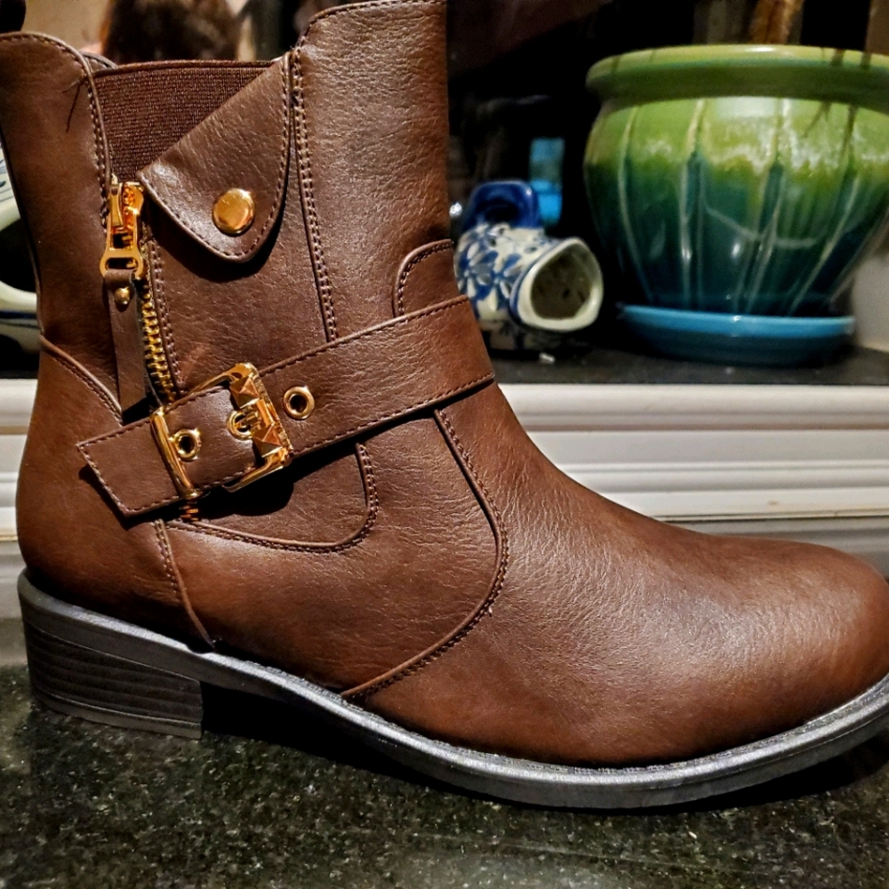 New, Never Worn Dream Pairs Low Ankle Booties